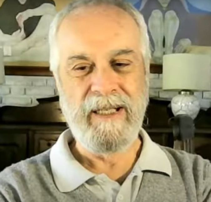 A triste notícia foi divulgada pela família do artista