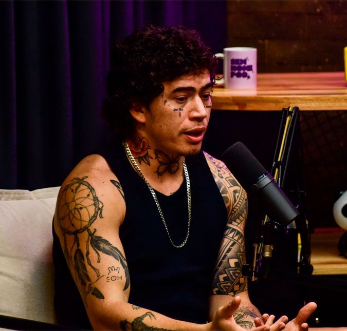 Whindersson Nunes volta a falar sobre saúde mental: Psicólogos para me normalizar da minha mente O humorista esteve internado voluntariamente em uma clínica psiquiátrica