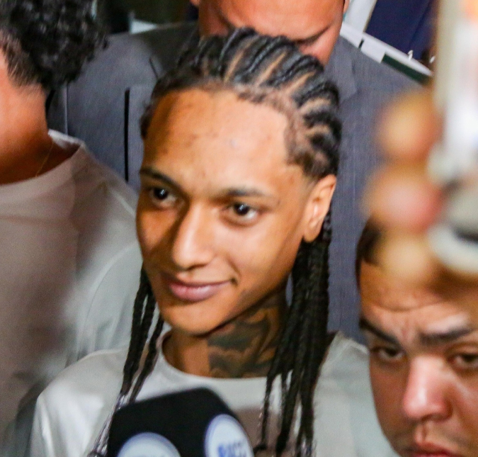 Cantor Oruam deixa prisão após abrigar foragido da Justiça: <i>Vou voltar tranquilo para casa</i>