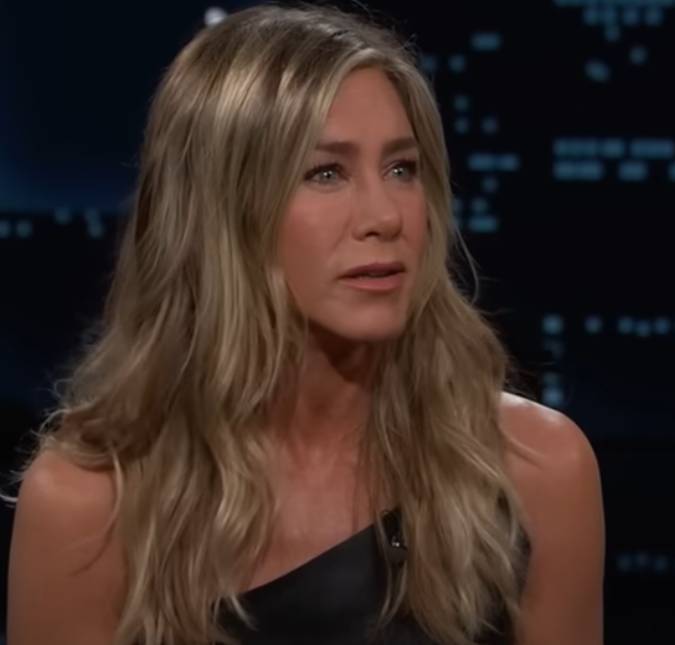Jennifer Aniston estaria namorando em segredo, afirma revista