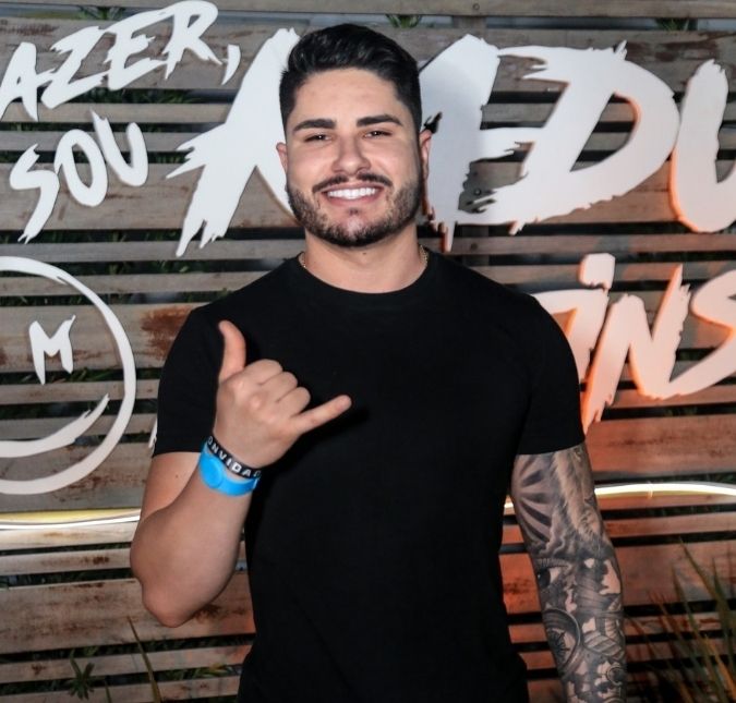 Lucas Souza detalha planos para carreira como ator e revela apoio de André Gonçalves: <i>- Me ajudando muito</i>