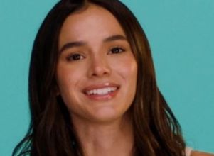 Bruna Marquezine, Miley Cyrus, Emma Stone e outros famosos chegam ao <i>Oscar 2025</i>