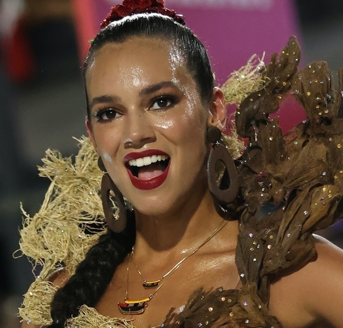 Alane Dias comenta sobre bumbum ralado em desfile: <i>Está todo ferido, mas não é isso que ia me parar</i>