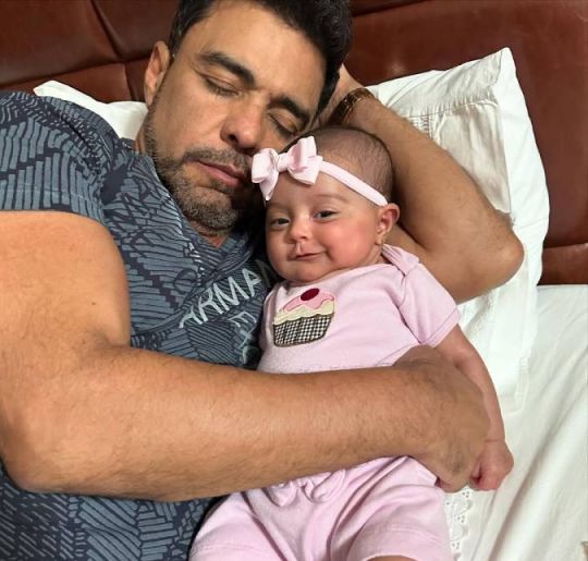 Papai babão! Confira os momentos de Zezé Di Camargo com sua filha, Clara