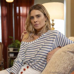 Carolina Dieckmann conta diferenças entre Lumiar e Leila, nova personagem em <I>Vale Tudo: - Estou fazendo ela bastante sonsa</I>