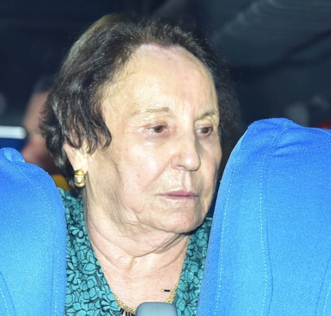 Internada, mãe de Gugu Liberato está bem e tendo uma <i>recuperação muito satisfatória</i>