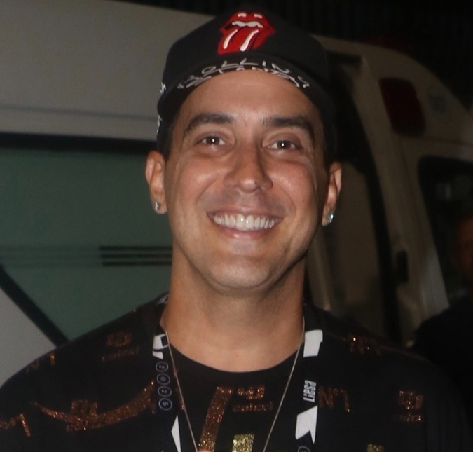 André Marques comemora um ano sem fumar: <i>Eu fumava quatro maços de cigarro por dia</i>