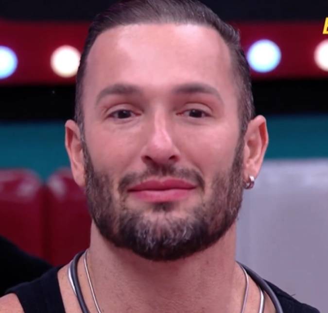 Após eliminação de Gracyanne Barbosa, madrugada do <i>BBB25</i> tem desabafos de Diego, banho de chuva e novas estratégias