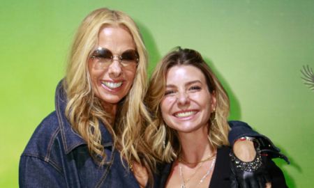 Adriane Galisteu encontra atriz que a interpretou em <I>Senna</i> na pré-estreia do musical <I>Wicked</i>; veja quem mais esteve por lá!