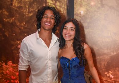 Vanessa Lopes usa <i>look</i> inspirado em princesa para pré-estreia de <i>Branca de Neve</i>. Veja quem mais passou por lá