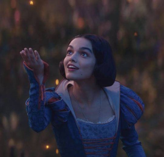 Rachel Zegler e Gal Gadot... Saiba quem é quem no <i>live action</i> de <i>A Branca de Neve</i>