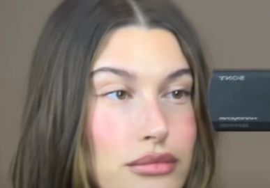 Efeito <i> lifting</i> só com contorno? Descubra as dicas de maquiagem da Hailey Bieber