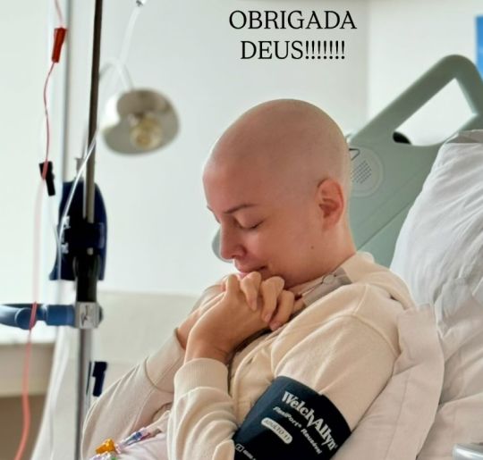 Fabiana Justus comemora um ano do transplante de medula. Veja o que se sabe sobre a doença da influenciadora