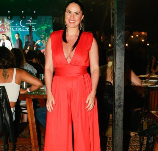 Graciele Lacerda vai ao primeiro <i>show</i> de Zezé Di Camargo após nascimento da filha, Clara