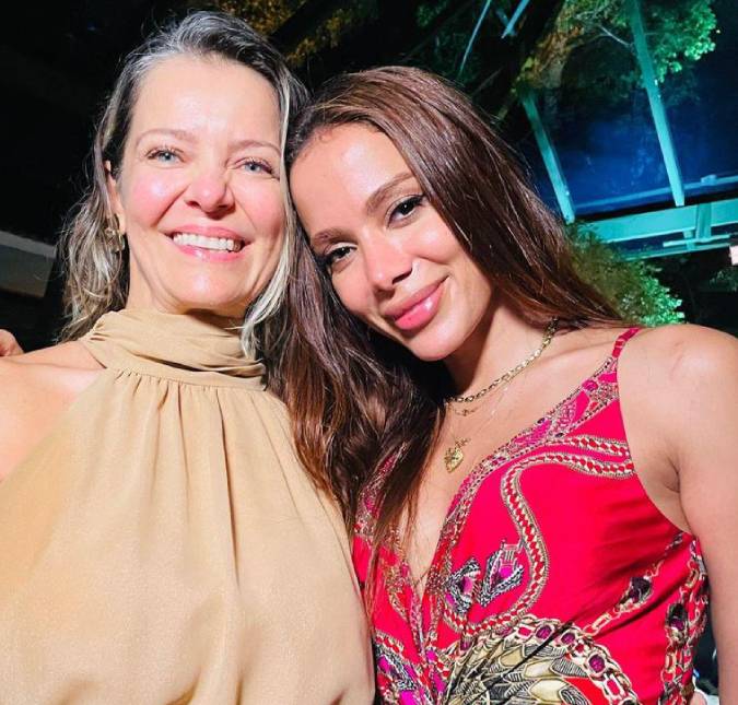 Terapeuta revela como foi o ritual espiritual em aniversário de Anitta: <i>Foi um momento de limpeza e proteção energética</i>