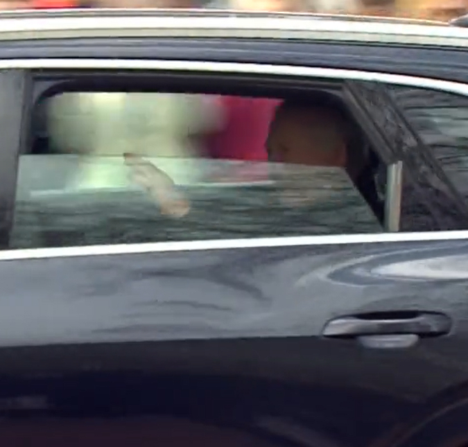 Rei Charles III é visto pela primeira vez após hospitalização