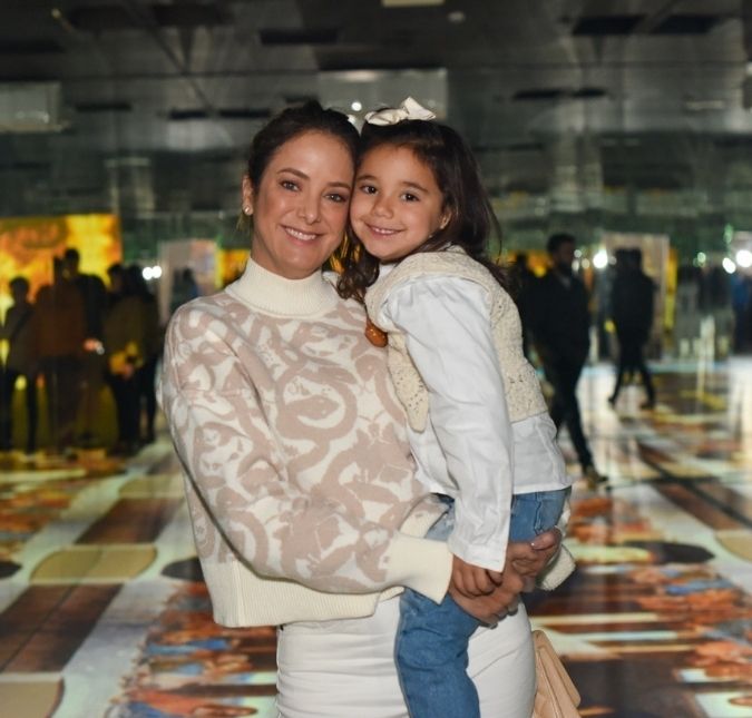 Ticiane Pinheiro celebra a queda do primeiro dente da filha caçula e se emociona: - <i>Muito boa essa fase</i>
