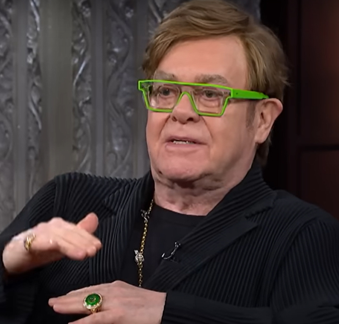 Elton John fala como a perda da visão do olho direito afetou a vida com os dois filhos