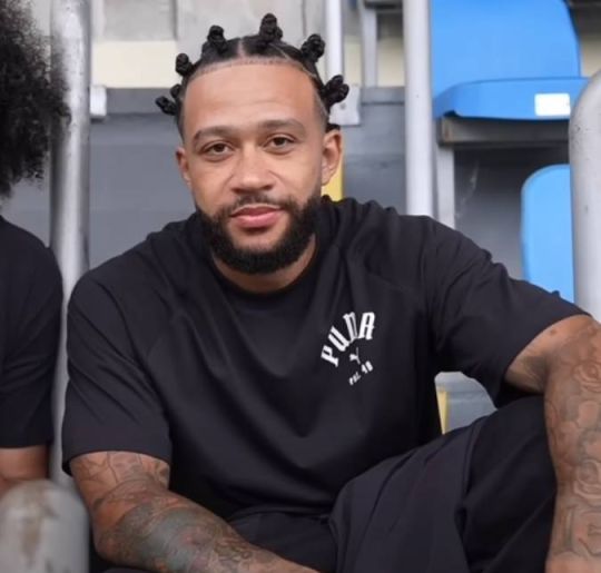 Memphis Depay, Neymar Jr., Simone Biles... Confira os atletas que têm os próprios documentários