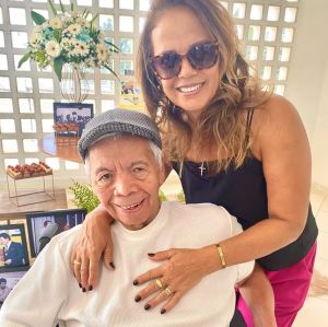 Esposa de Roque pede emprego para herdeiro no <i>SBT</i>: <i>Ver o filho aí é um último pedido dele</i>