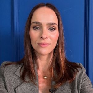 Letícia Cazarré, esposa de Juliano Cazarré, conta que passou por cirurgia: <i>Correu tudo bem</i>