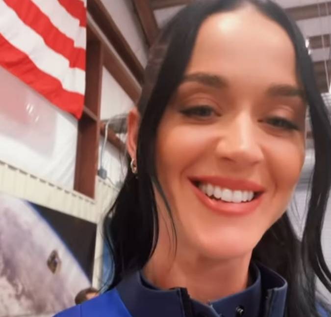 Katy Perry cantou <i>What a Wonderful World</i> durante viagem espacial