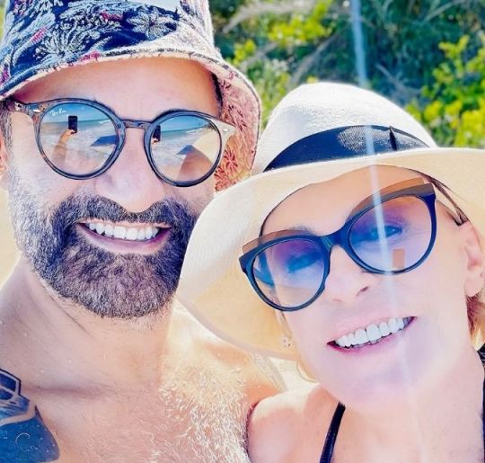 Ana Maria Braga, Will Smith, Bela Gil... Veja os casais que vivem (e já viveram) relacionamentos modernos