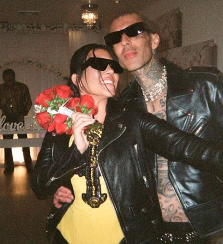 Confira todas as vezes que Kourtney Kardashian e Travis Barker, do Blink-182, provaram ser um casalzão