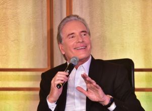 Roberto Justus encanta <I>web</I> ao mostrar filha e neta combinando roupas na Páscoa