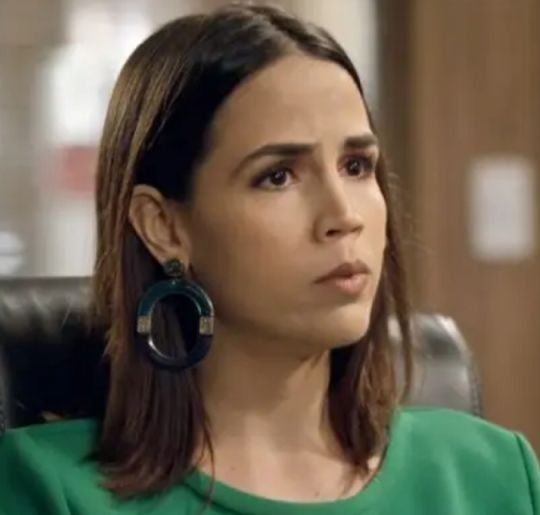 Gênesis, <i>Topíssima</i>, <i>Bela, a Feia</i>! Relembre as personagens de Pérola Faria