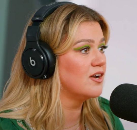 Kelly Clarkson, Bárbara Evans, Fiuk, Brad Pitt... Relembre as relações conturbadas entre pais e filhos no mundo dos famosos
