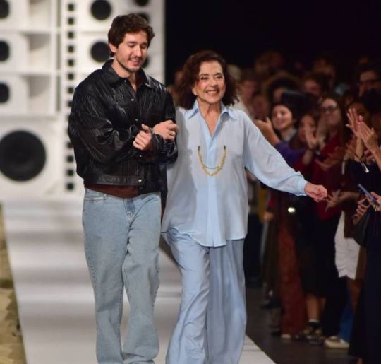 Betty Faria, João Guilherme, Sasha Meneghel... Veja os famosos que prestigiaram o desfile da marca <i>Misci</i>