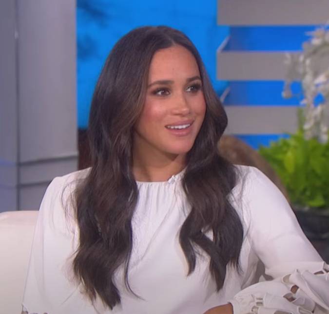 Meghan Markle usa momento sutil com Príncipe Harry para responder polêmica de vídeo evitando toque do marido