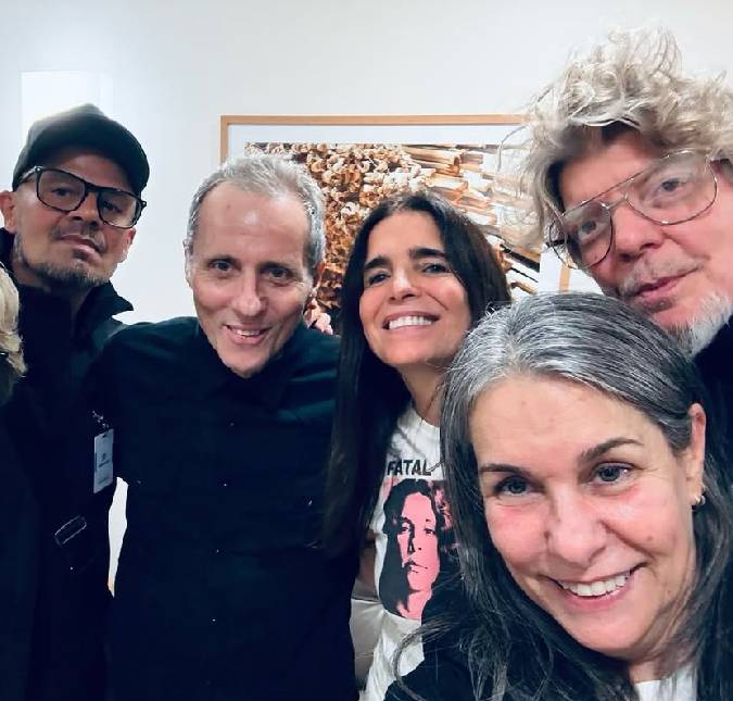 Tony Bellotto recebe visita de Branco Mello e Sérgio Britto, parceiros de <i>Titãs</i>, durante recuperação de cirurgia