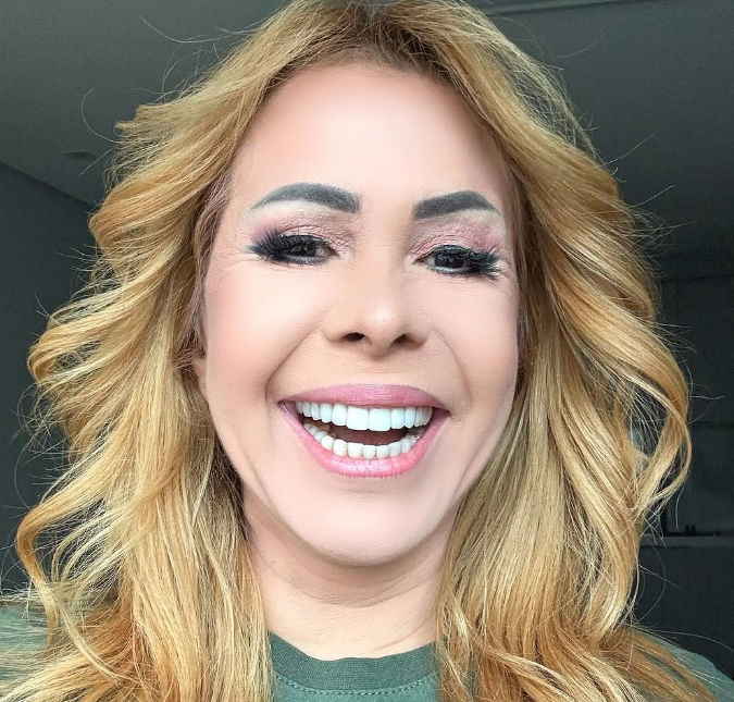 Joelma se pronuncia após parar no hospital com desconforto abdominal e agradece mensagens de carinho