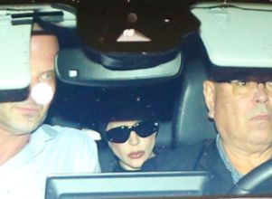 Ela está entre nós! Lady Gaga desembarca no Brasil para <i>show</i> no Rio de Janeiro