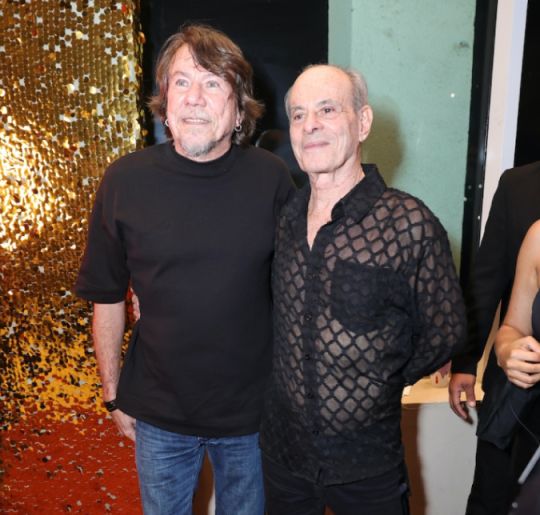Ney Matogrosso rouba a atenção em pré-estreia de <i>Homem com H</i>