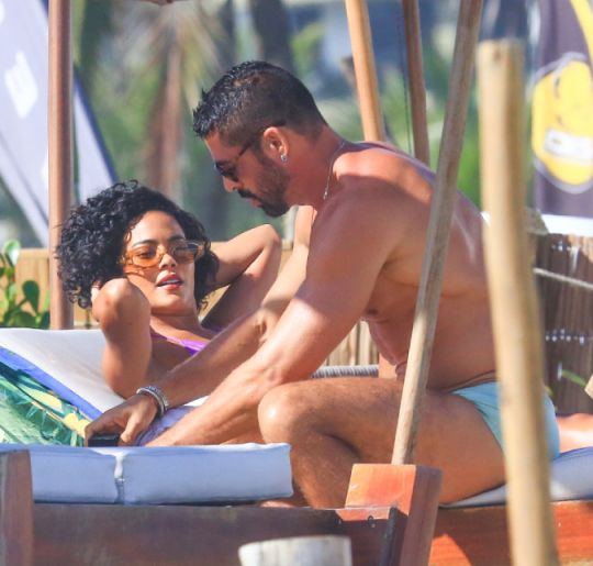Sem polêmicas! Bella Campos e Cauã Reymond gravam cenas da novela <i>Vale Tudo</i>