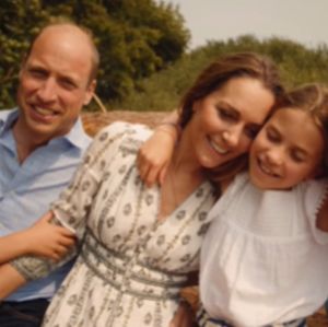 Kate Middleton e Príncipe William homenageiam a filha, Princesa Charlotte, no aniversário de 10 anos de idade