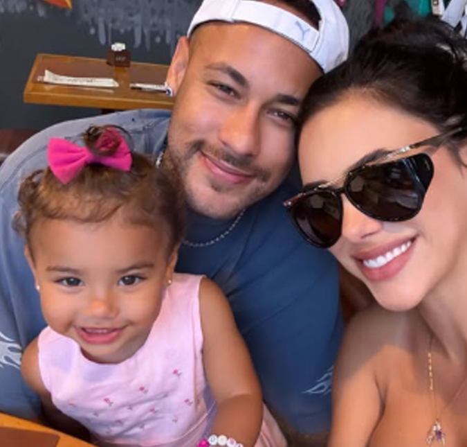 Neymar Jr. posta foto com Mavie e Bruna Biancardi após elas retornarem ao Brasil: <i>Elas chegaram</i>
