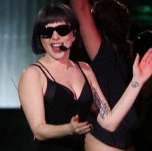 Lady Gaga descreve emoção sentida durante <i>show</i> no Rio de Janeiro: <i>Me tirou o fôlego</i>