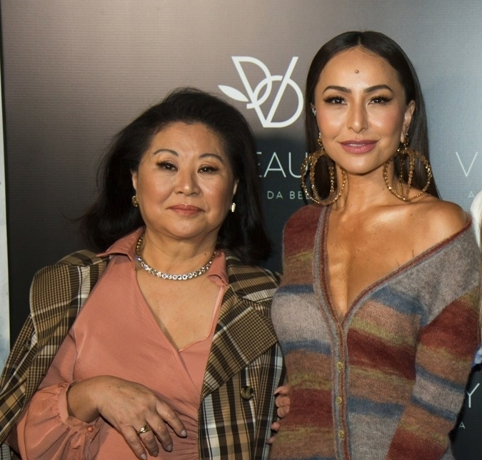 Dona Kika e Sabrina Sato celebram aniversário de Nicolas Prattes: <i>Trouxe muita alegria para nossa família</i>