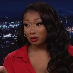 Megan Thee Stallion quebra regra do <I>Met Gala</i> e posta vídeo do evento nas redes sociais