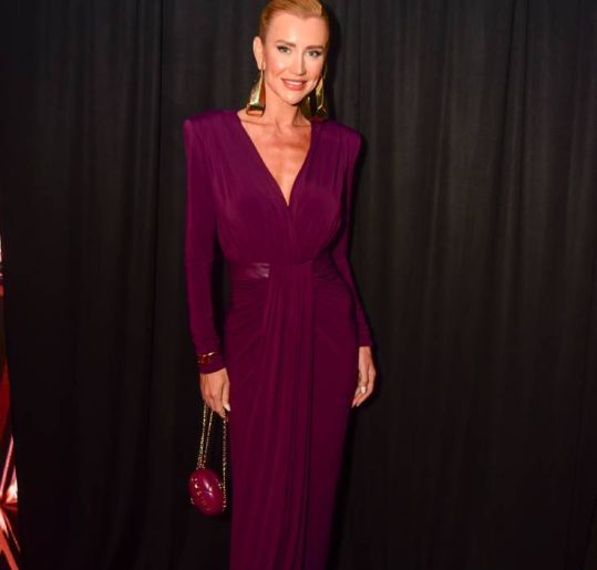 Ana Paula Siebert, Luciana Gimenez, Adriane Galisteu e mais famosos marcam presença em festa de 50 anos de Leo Dias; veja os <i>looks</i>