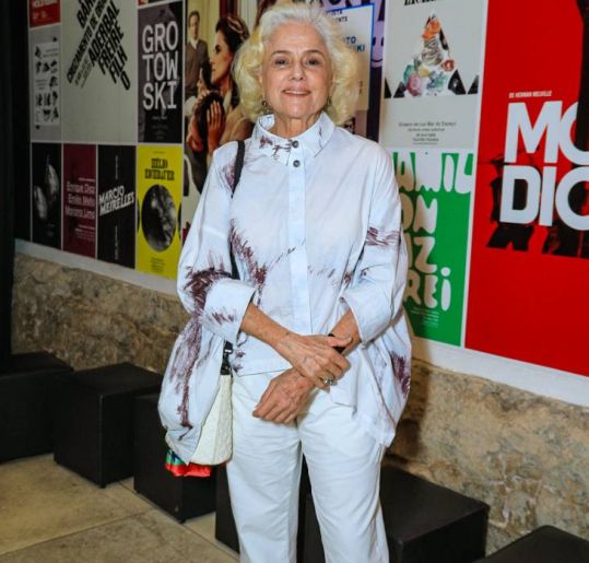 Marieta Severo, Drica Moraes e mais famosos prestigiam estreia da peça <i>Sonhei com Você</i>