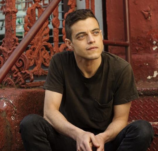 Sabia que Rami Malek já trabalhou como entregador de <I>pizzas</I>? Confira algumas curiosidades sobre o ator