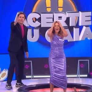 Não foi apenas Ticiane Pinheiro! Relembre os tombos mais engraçados do programa <i>Acerte ou Caia</i>