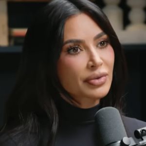 Kim Kardashian depõe sobre assalto que sofreu em 2016 e revela: <i>Absolutamente pensei que ia morrer</i>