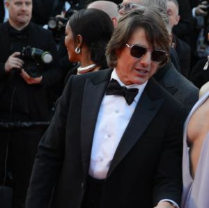 Tom Cruise, Zoe Saldaña e mais! Veja as celebridades que marcaram presença no segundo dia do <I>Festival de Cannes</i>