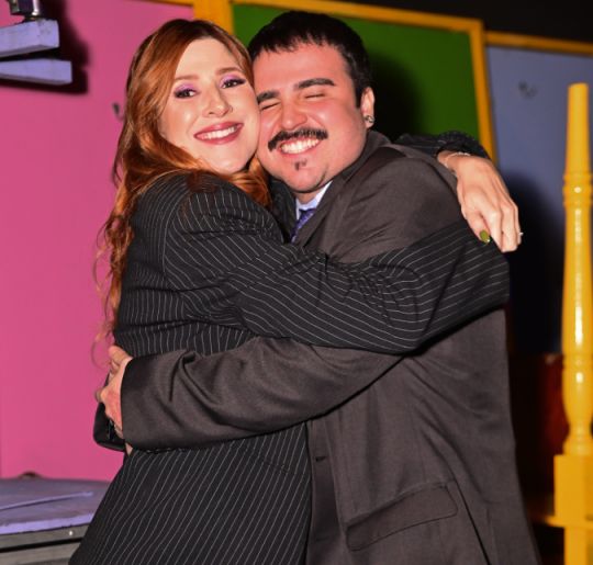 Grávida de oito meses, Dani Calabresa participa do show de Rafa Chalub